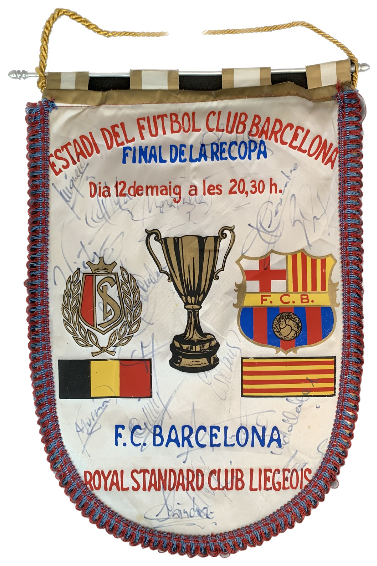 Banderí de la final de la Recopa de 1982 FC Barcelona Standard de Liège signat pels jugadors del Barça