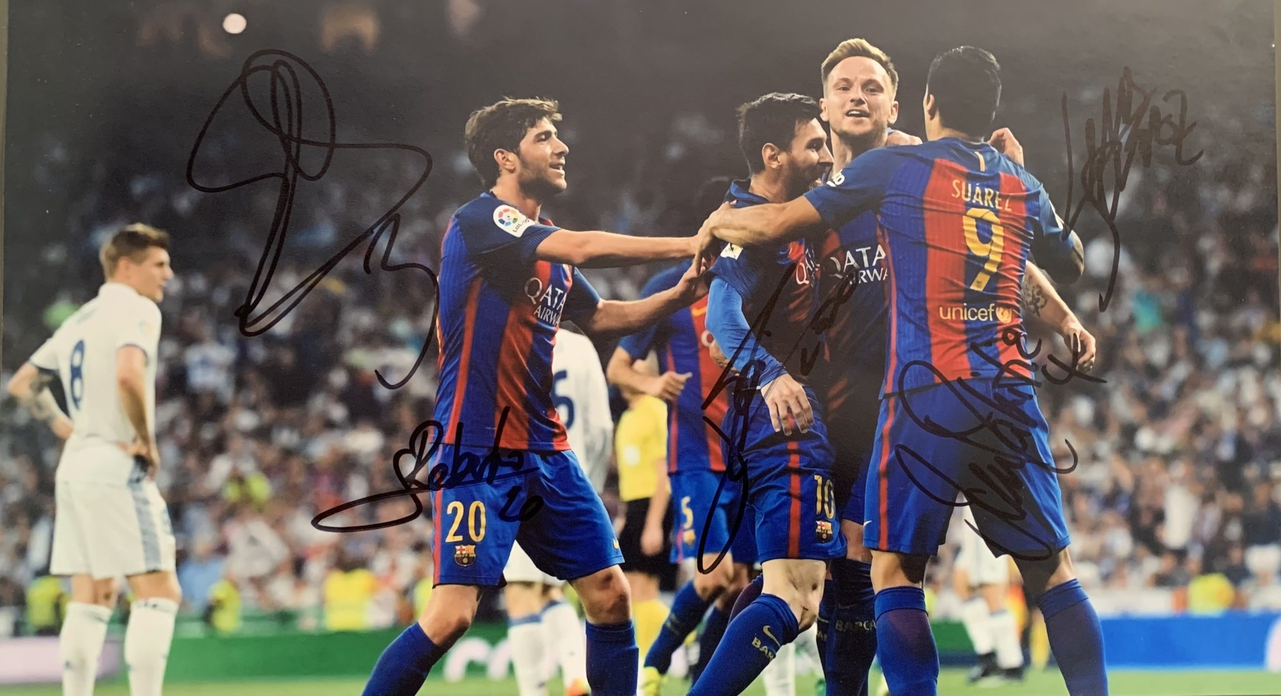 FOTO mítica Rakitic 2016-2017 remuntada R Madrid 2 - FC Barcelona 3 2on gol 1-2 celebració