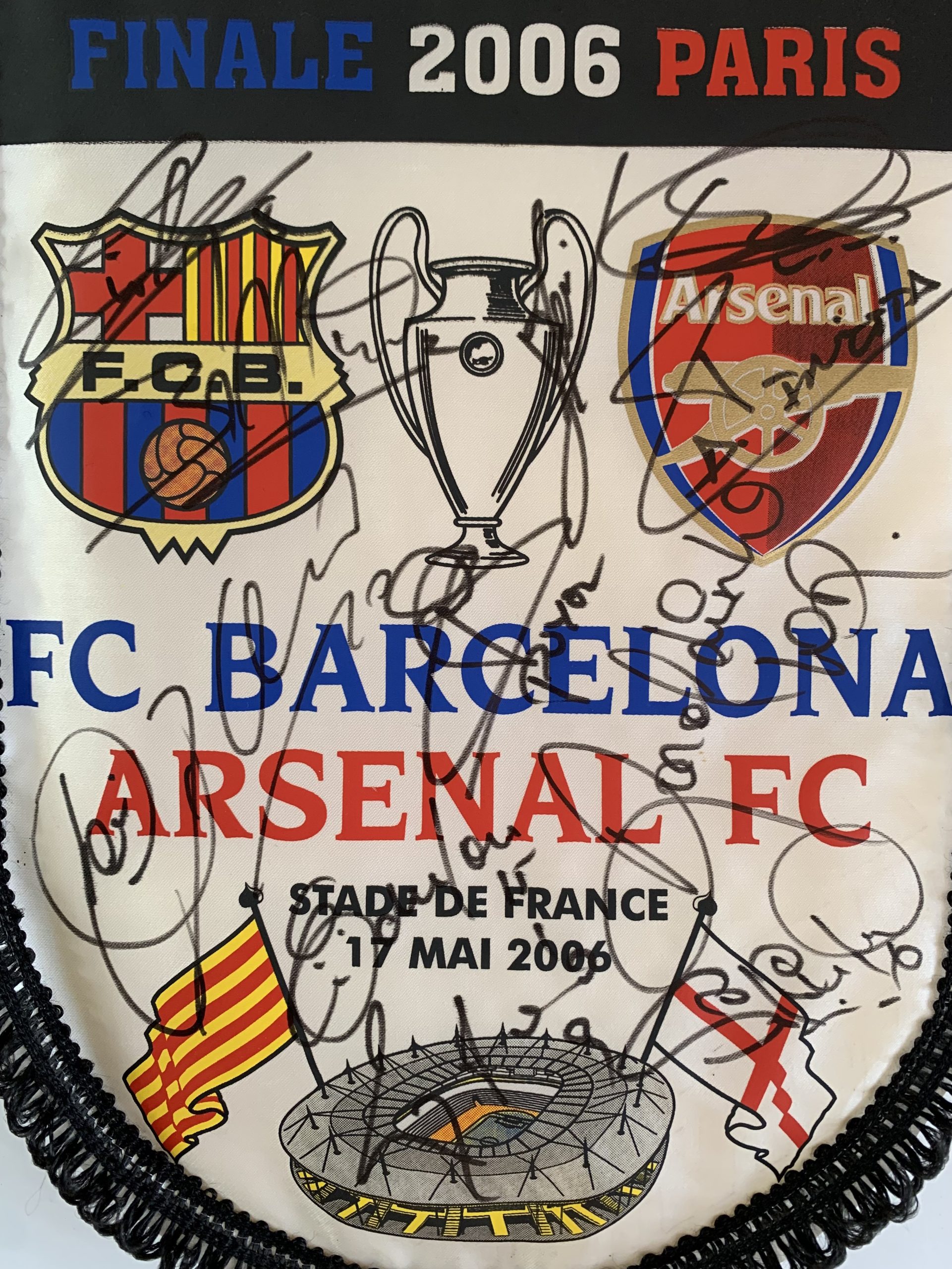 Banderí FC Barcelona Final Champions League 2.006 signat pels jugadors del Barça
