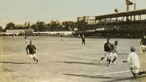 Vista històrica del camp del carrer Indústria