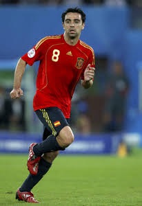 Xavi Hernández jugant amb la selecció espanyola