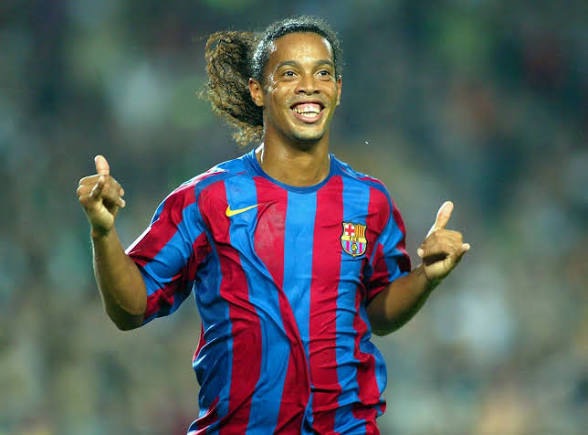 Ronaldinho celebrant una acció amb el FC Barcelona