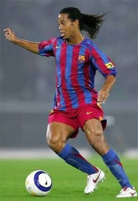 Ronaldinho amb la samarreta del FC Barcelona