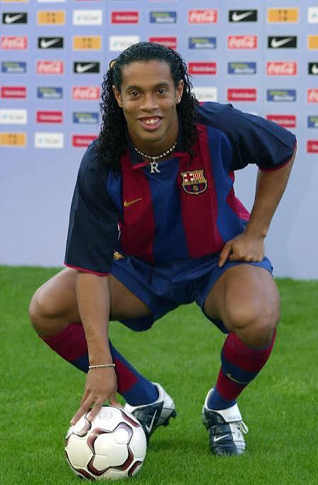 Ronaldinho amb el dorsal 10 del FC Barcelona