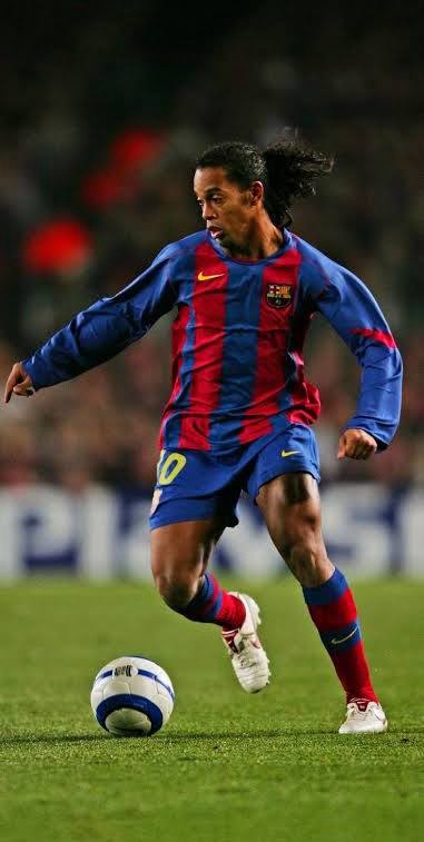 Ronaldinho amb el FC Barcelona en una imatge de col·lecció